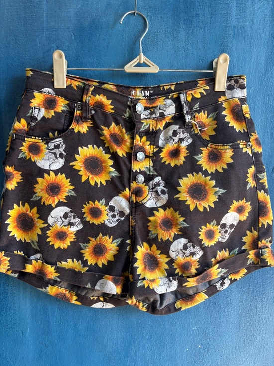 Pants - Women’s Black Sunflower & Skull Print Shorts